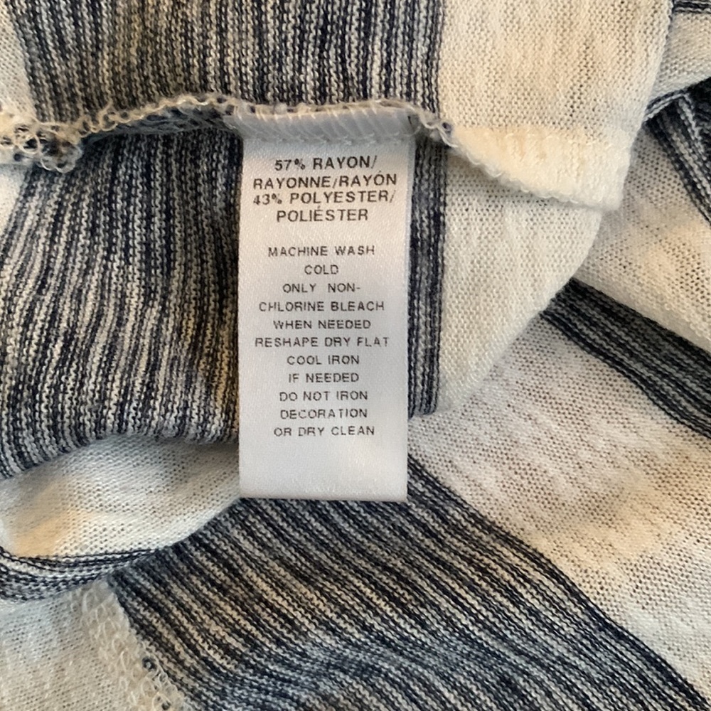 🌻Loft cream/navy striped linen-like top with dolman sleeves. Size S. - Picture 8 of 8